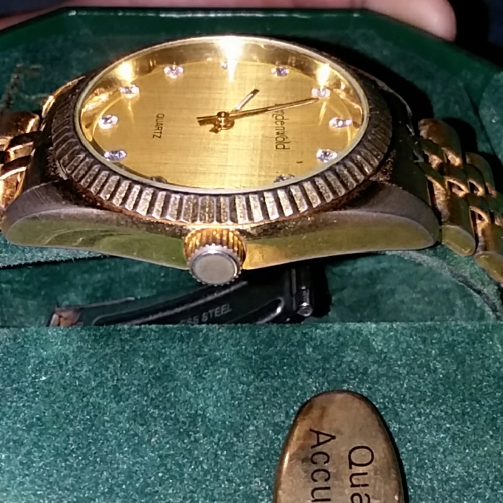 Watch - Picture 2 of 4